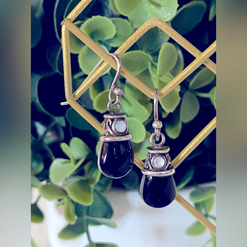 Vintage Sally C Treasures Sterling Silver  Black Onyx pearl Dangle Drop Earrings